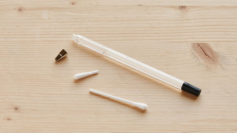 Desarmar bolígrafo para hacer lápiz casero