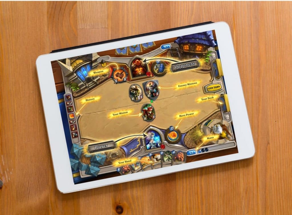 Juego hearthstone en una tablet gaming