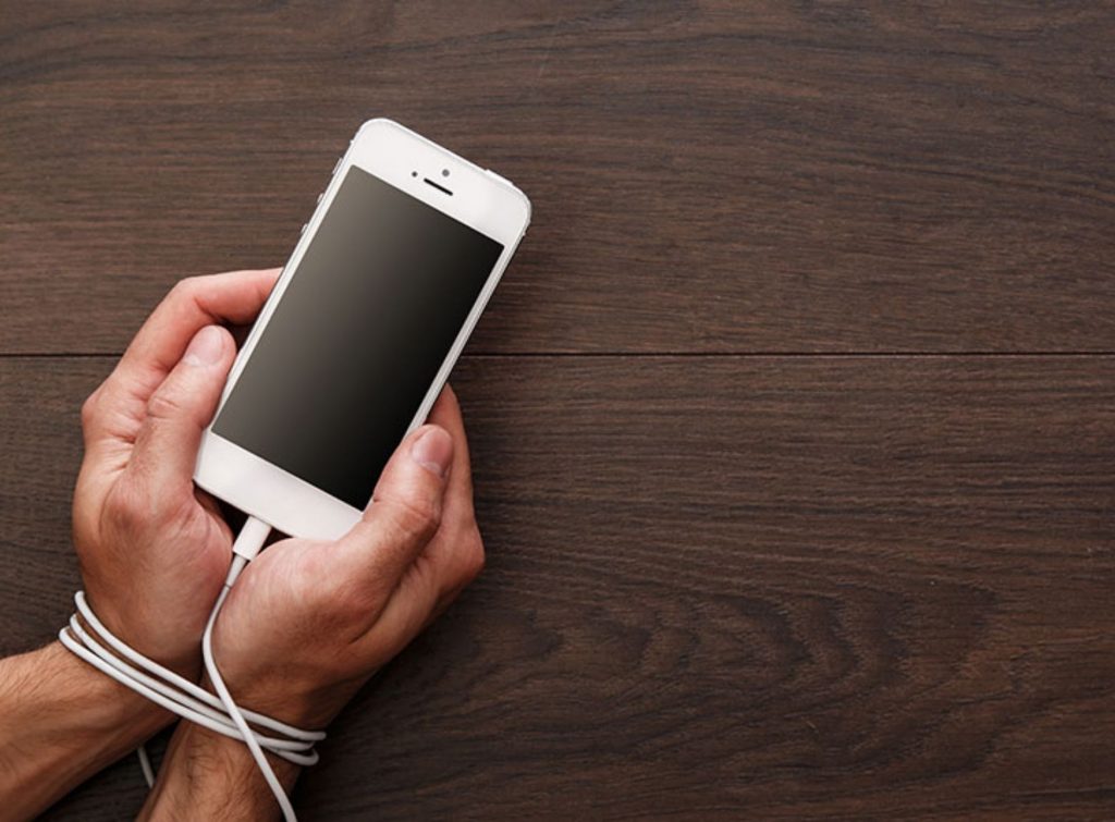 Depresión enlazada las tecnologías y redes sociales