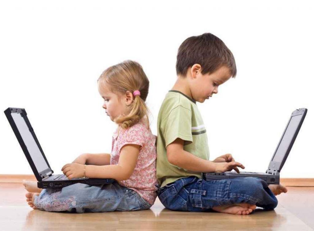 Descenso del nivel educativo motivado al uso de tecnologías de forma desmedida