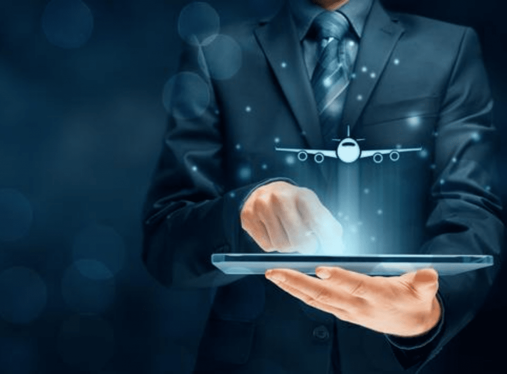 Persona sosteniendo una tablet con un avión turístico