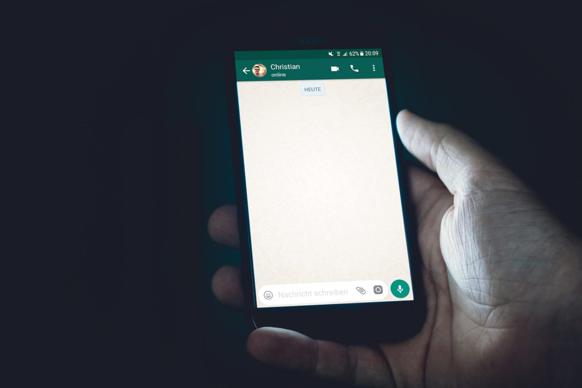 como ver los msj de whatsapp de otra persona