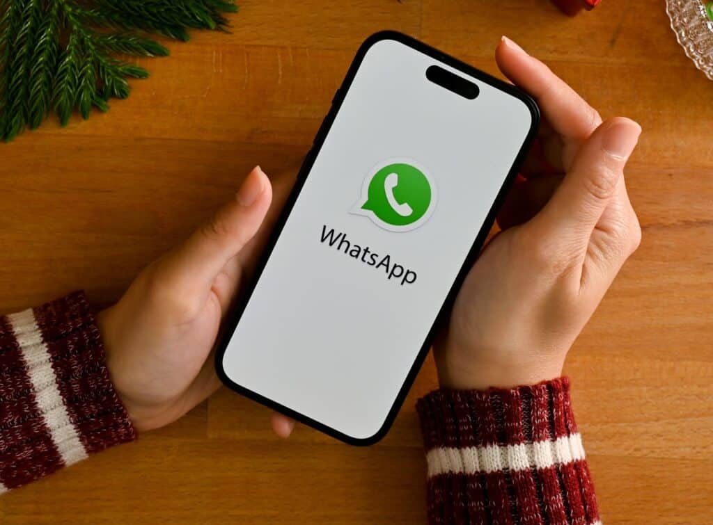 como descargar las fotos de un chat de whatsapp