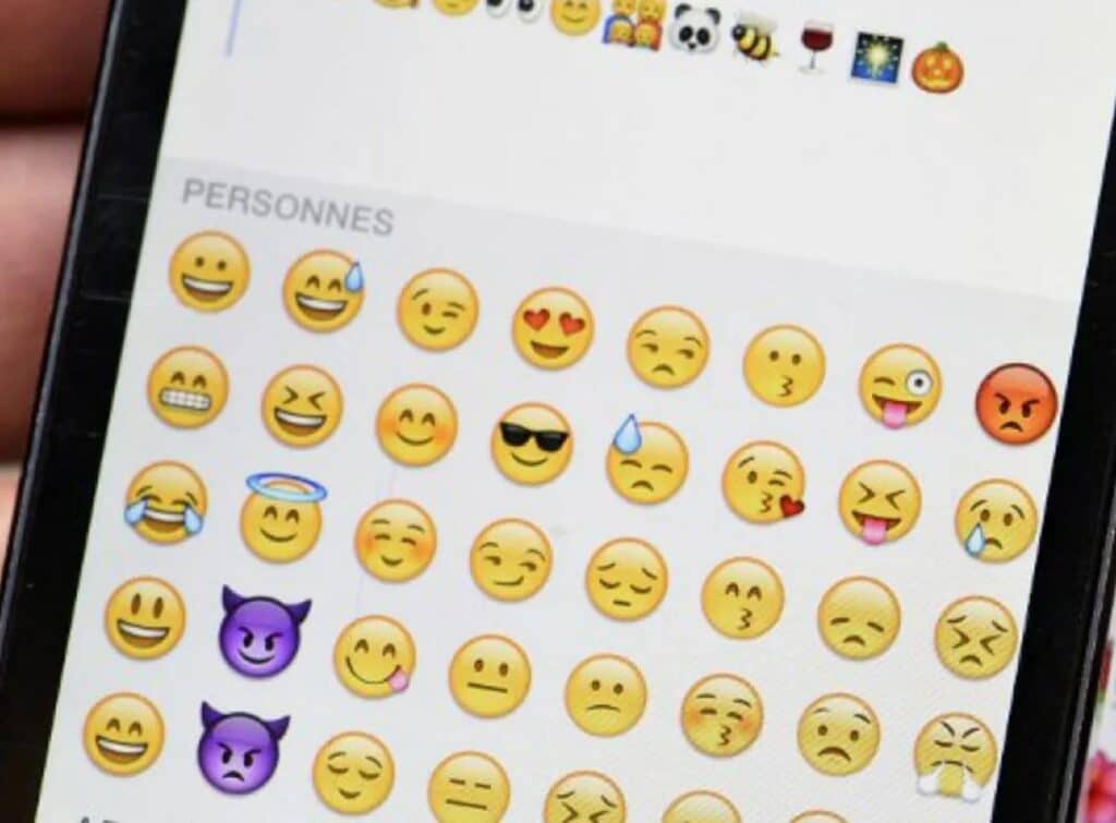 Emoticones de amor para enviar por WhatsApp