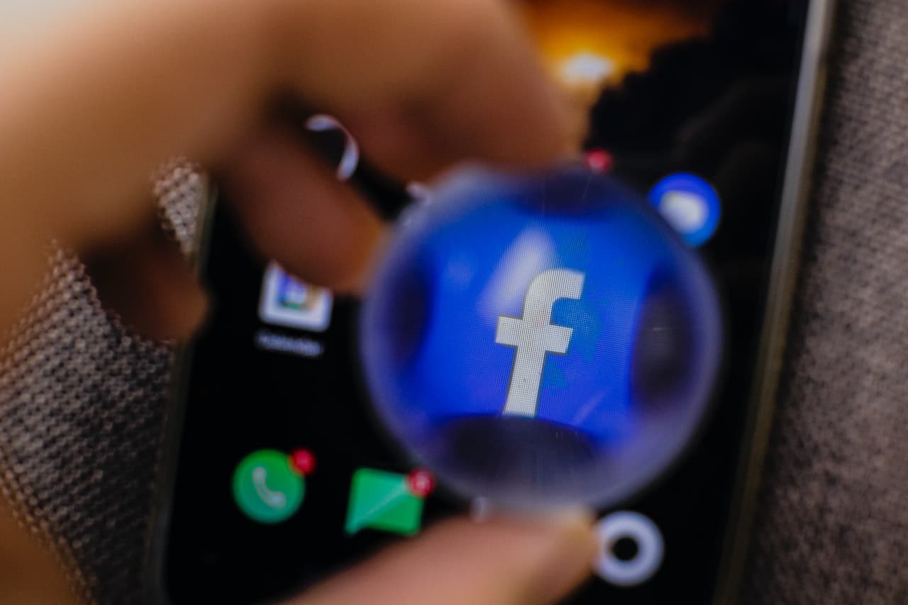 espiar Facebook