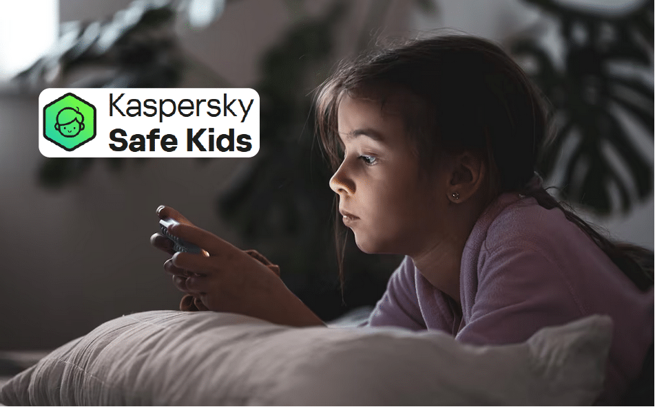 Niña utiliza móvil con control parental Kaspersky