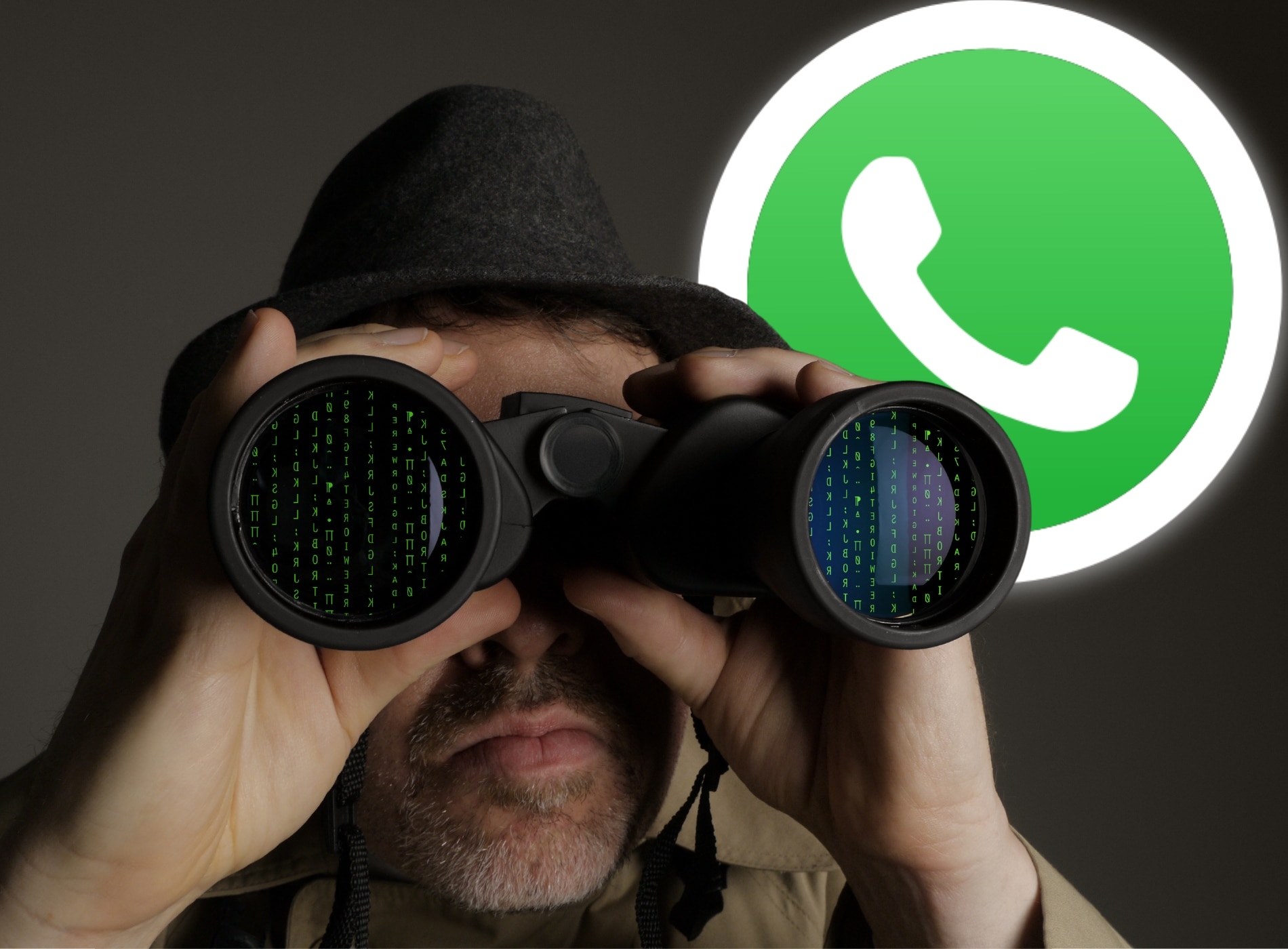 hombre mira por binoculares para espiar WhatsApp gratis