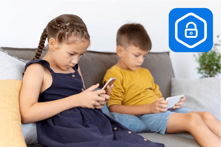 Niños usando móviles con kroha parental control