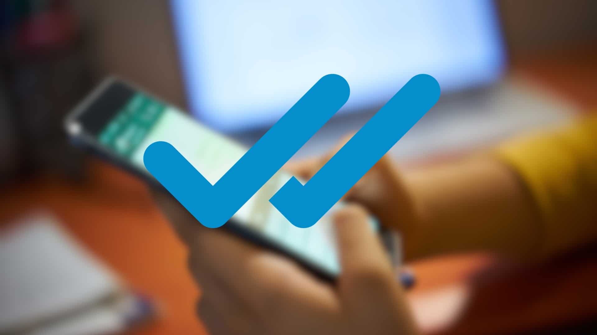 Mira tus chats sin activar el doble check azul de WhatsApp